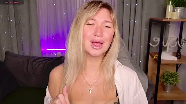 MilaBott online show from 10, 9, 2025