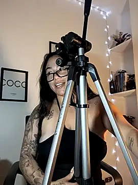 Snapshot of helena_smith chatting on 6, 2, 2025 helena smith online show from 6, 2, 2025