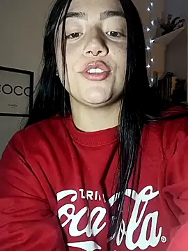 Snapshot of helena_smith chatting on 7, 2, 2025 helena smith online show from 7, 2, 2025