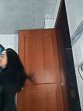 Snapshot of helena_smith chatting on 22, 11, 2025 helena smith online show from 22, 11, 2025