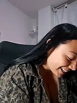 Snapshot of helena_smith chatting on 15, 12, 2025 helena smith online show from 15, 12, 2025