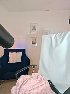 Snapshot of helena_smith chatting on 9, 3, 2026 helena smith online show from 9, 3, 2026