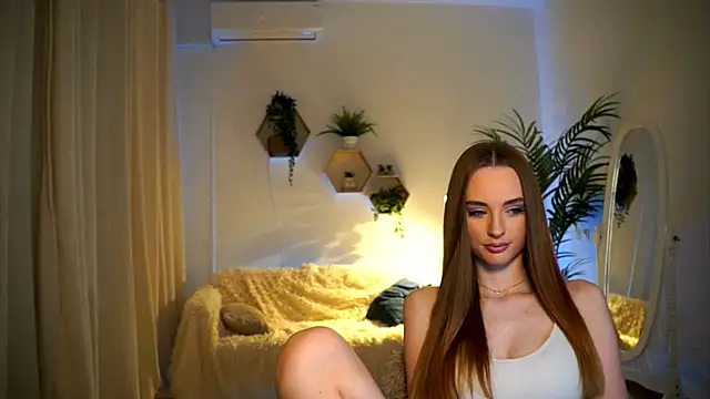 Snapshot of petitegonwiild chatting on 5, 1, 2025 petitegonwiild online show from 5, 1, 2025