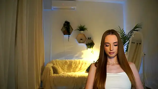 Snapshot of petitegonwiild chatting on 9, 1, 2025 petitegonwiild online show from 9, 1, 2025