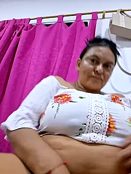 Horny-Mommy-Dirty online show from 1, 7, 2026