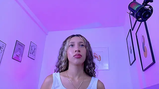 Beautifulskinny18 online show from 14, 7, 2026
