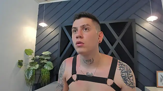 Snapshot of Yeiko_Romero_ chatting on 3, 1, 2025 Yeiko Romero  online show from 3, 1, 2025