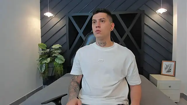 Snapshot of Yeiko_Romero_ chatting on 12, 1, 2025 Yeiko Romero  online show from 12, 1, 2025