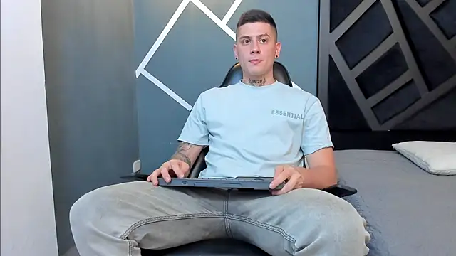 Snapshot of Yeiko_Romero_ chatting on 17, 1, 2025 Yeiko Romero  online show from 17, 1, 2025