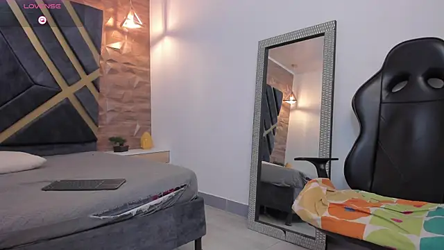 Snapshot of Yeiko_Romero_ chatting on 4, 2, 2025 Yeiko Romero  online show from 4, 2, 2025