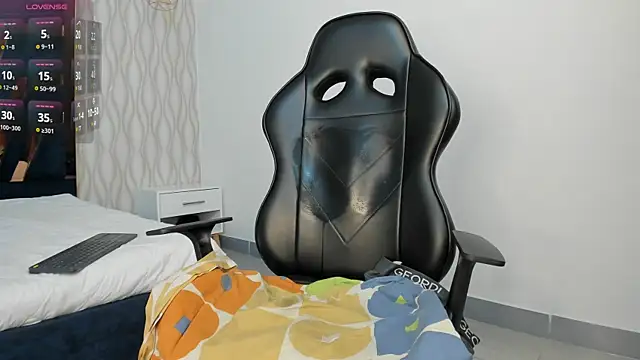 Snapshot of Yeiko_Romero_ chatting on 18, 2, 2025 Yeiko Romero  online show from 18, 2, 2025