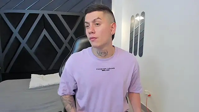 Snapshot of Yeiko_Romero_ chatting on 28, 2, 2025 Yeiko Romero  online show from 28, 2, 2025