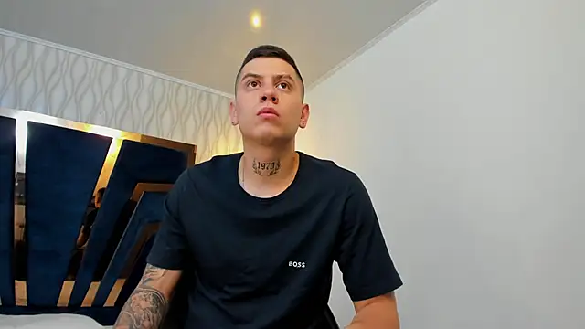 Snapshot of Yeiko_Romero_ chatting on 2, 3, 2025 Yeiko Romero  online show from 2, 3, 2025