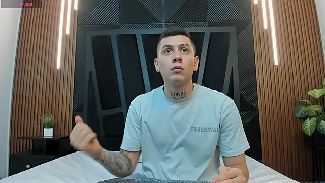 Snapshot of Yeiko_Romero_ chatting on 4, 3, 2025 Yeiko Romero  online show from 4, 3, 2025