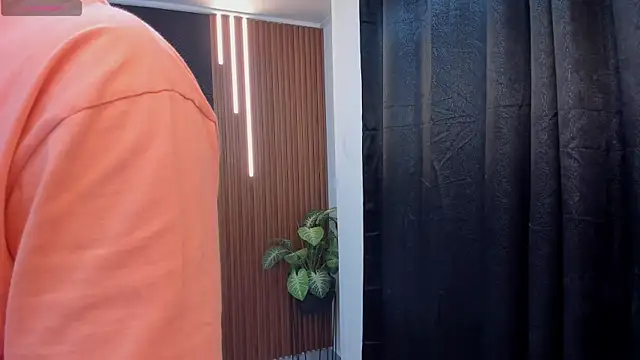 Snapshot of Yeiko_Romero_ chatting on 7, 3, 2025 Yeiko Romero  online show from 7, 3, 2025