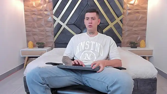 Snapshot of Yeiko_Romero_ chatting on 22, 3, 2025 Yeiko Romero  online show from 22, 3, 2025