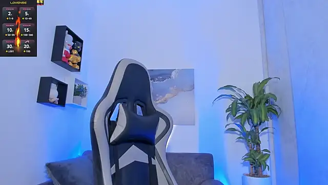 Snapshot of Yeiko_Romero_ chatting on 8, 9, 2025 Yeiko Romero  online show from 8, 9, 2025