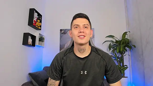 Snapshot of Yeiko_Romero_ chatting on 9, 9, 2025 Yeiko Romero  online show from 9, 9, 2025