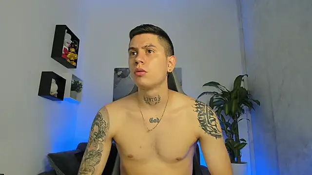 Snapshot of Yeiko_Romero_ chatting on 10, 9, 2025 Yeiko Romero  online show from 10, 9, 2025