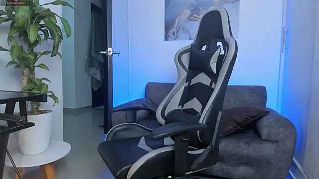 Snapshot of Yeiko_Romero_ chatting on 23, 9, 2025 Yeiko Romero  online show from 23, 9, 2025