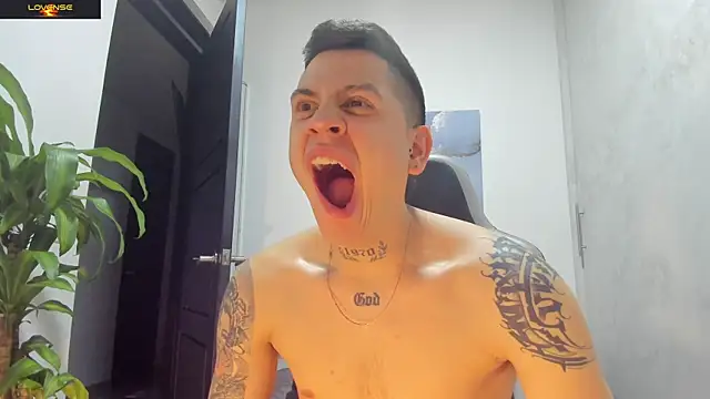 Snapshot of Yeiko_Romero_ chatting on 29, 9, 2025 Yeiko Romero  online show from 29, 9, 2025