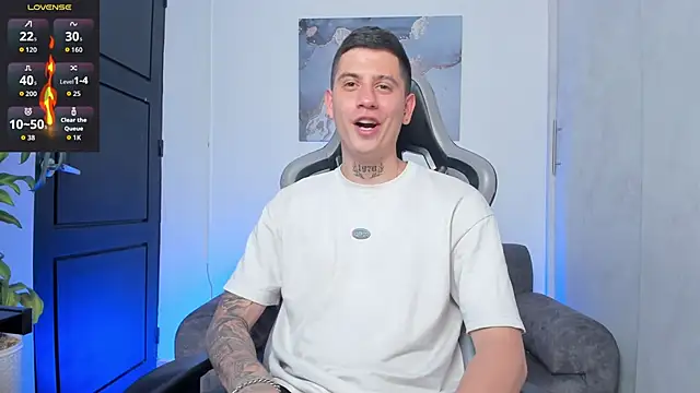 Snapshot of Yeiko_Romero_ chatting on 1, 10, 2025 Yeiko Romero  online show from 1, 10, 2025