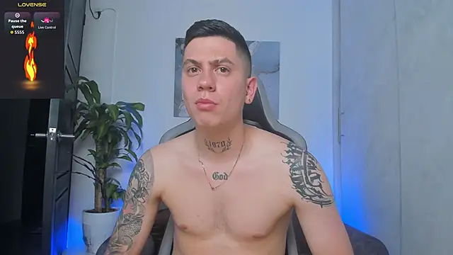 Snapshot of Yeiko_Romero_ chatting on 9, 10, 2025 Yeiko Romero  online show from 9, 10, 2025