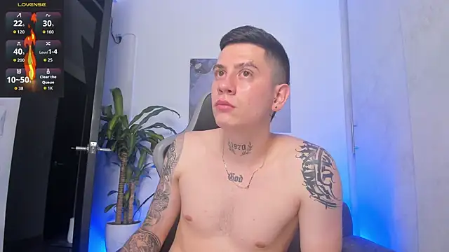 Snapshot of Yeiko_Romero_ chatting on 10, 10, 2025 Yeiko Romero  online show from 10, 10, 2025