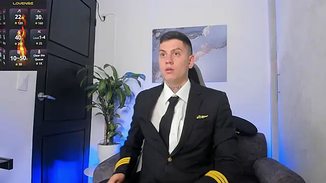 Snapshot of Yeiko_Romero_ chatting on 15, 10, 2025 Yeiko Romero  online show from 15, 10, 2025