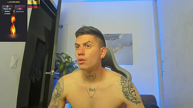 Snapshot of Yeiko_Romero_ chatting on 27, 10, 2025 Yeiko Romero  online show from 27, 10, 2025