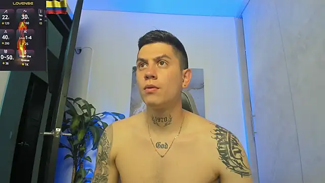 Snapshot of Yeiko_Romero_ chatting on 28, 10, 2025 Yeiko Romero  online show from 28, 10, 2025