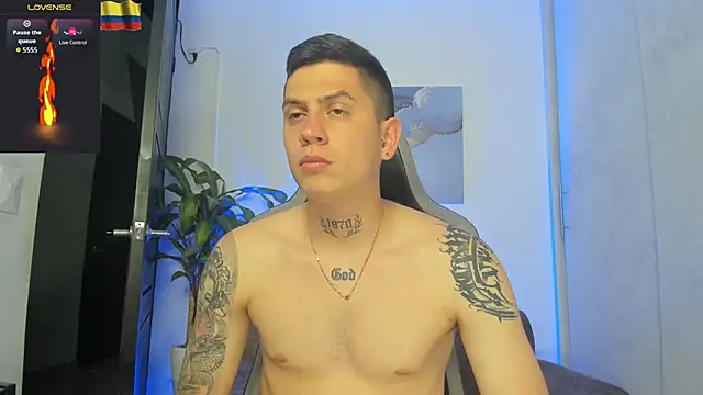 Snapshot of Yeiko_Romero_ chatting on 29, 10, 2025 Yeiko Romero  online show from 29, 10, 2025