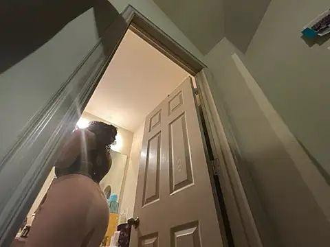 Snapshot of wynterheat chatting on 5, 3, 2025 wynterheat online show from 5, 3, 2025