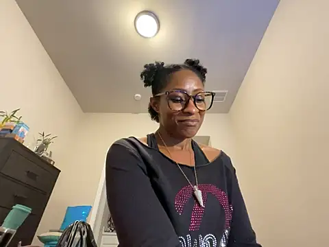 Snapshot of wynterheat chatting on 24, 10, 2025 wynterheat online show from 24, 10, 2025