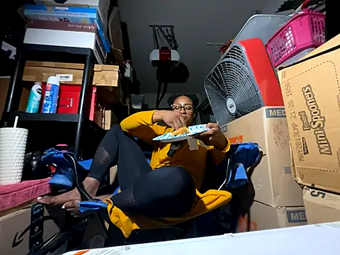 Snapshot of wynterheat chatting on 27, 10, 2025 wynterheat online show from 27, 10, 2025