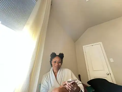 Snapshot of wynterheat chatting on 8, 11, 2025 wynterheat online show from 8, 11, 2025