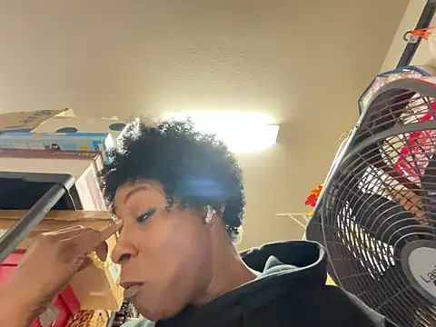 Snapshot of wynterheat chatting on 10, 11, 2025 wynterheat online show from 10, 11, 2025