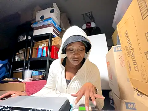 Snapshot of wynterheat chatting on 2, 12, 2025 wynterheat online show from 2, 12, 2025