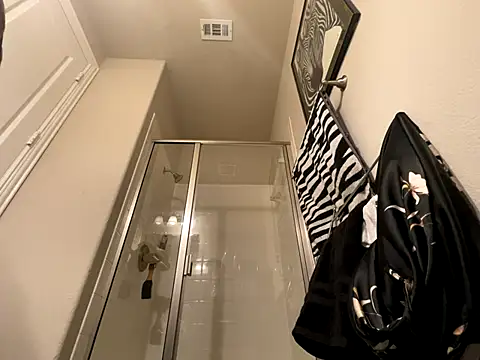 Snapshot of wynterheat chatting on 15, 12, 2025 wynterheat online show from 15, 12, 2025