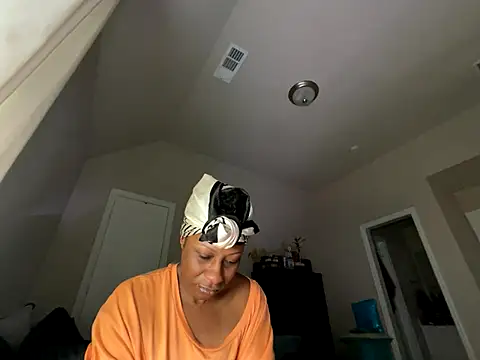 Snapshot of wynterheat chatting on 16, 12, 2025 wynterheat online show from 16, 12, 2025