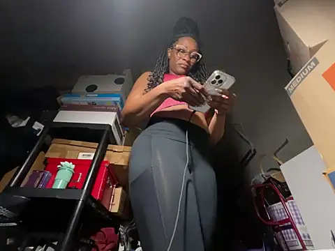 Snapshot of wynterheat chatting on 5, 1, 2026 wynterheat online show from 5, 1, 2026