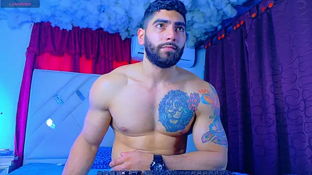 Snapshot of Rich_boy01 chatting on 14, 5, 2026 Rich boy01 online show from 14, 5, 2026