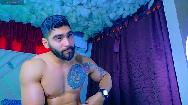 Snapshot of Rich_boy01 chatting on 15, 5, 2026 Rich boy01 online show from 15, 5, 2026