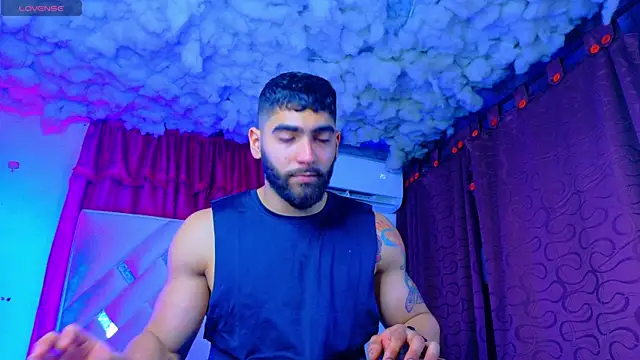 Snapshot of Rich_boy01 chatting on 19, 5, 2026 Rich boy01 online show from 19, 5, 2026