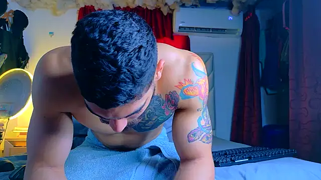 Snapshot of Rich_boy01 chatting on 1, 8, 2026 Rich boy01 online show from 1, 8, 2026