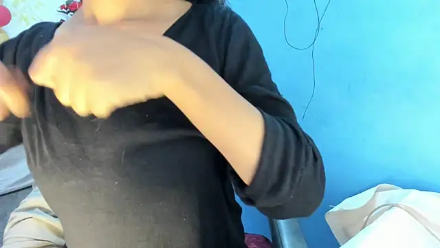 aarjulove online show from 5, 2, 2026