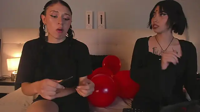 Snapshot of Zowi_Hottiee chatting on 13, 2, 2025 Zowi Hottiee online show from 13, 2, 2025