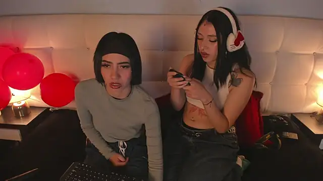 Snapshot of Zowi_Hottiee chatting on 14, 2, 2025 Zowi Hottiee online show from 14, 2, 2025