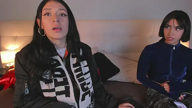 Snapshot of Zowi_Hottiee chatting on 19, 2, 2025 Zowi Hottiee online show from 19, 2, 2025