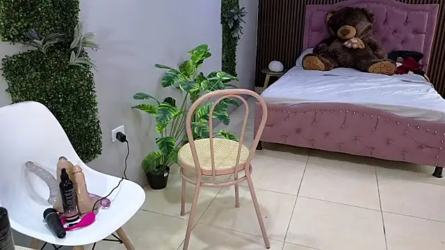 camil milfdream online show from 29, 4, 2026